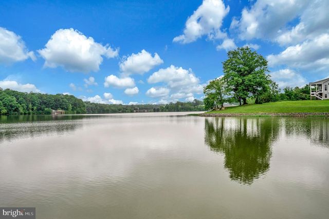 6833 LAKE POINTE DR, Mineral, VA 23117