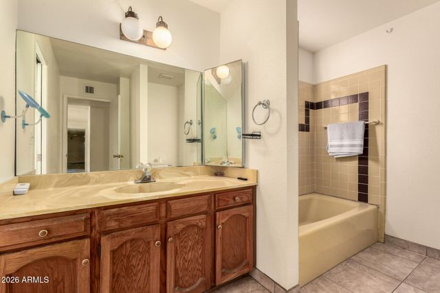 1626 E GARNET Avenue, Mesa, AZ 85204