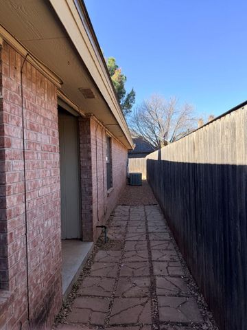 8232 Raleigh Avenue, Lubbock, TX 79424
