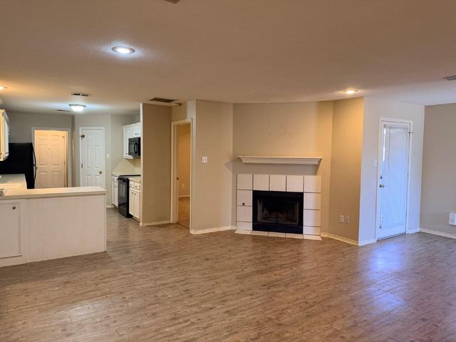 8232 Raleigh Avenue, Lubbock, TX 79424