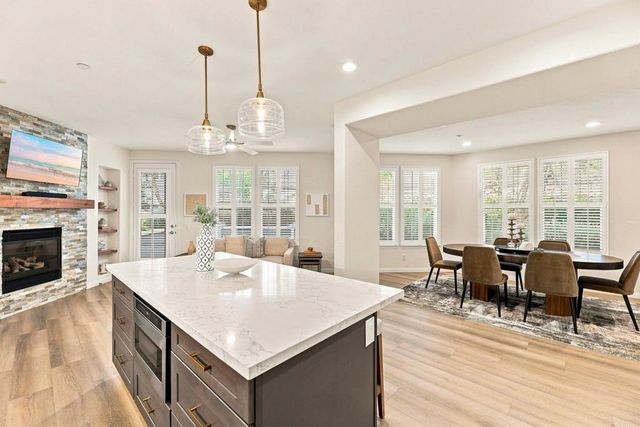 4792 Beachwood Court, Carlsbad, CA 92008