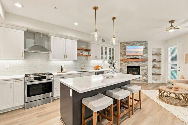 4792 Beachwood Court, Carlsbad, CA 92008