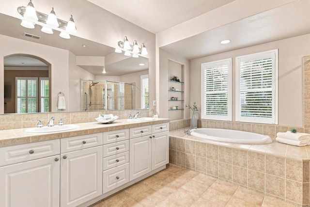 4792 Beachwood Court, Carlsbad, CA 92008
