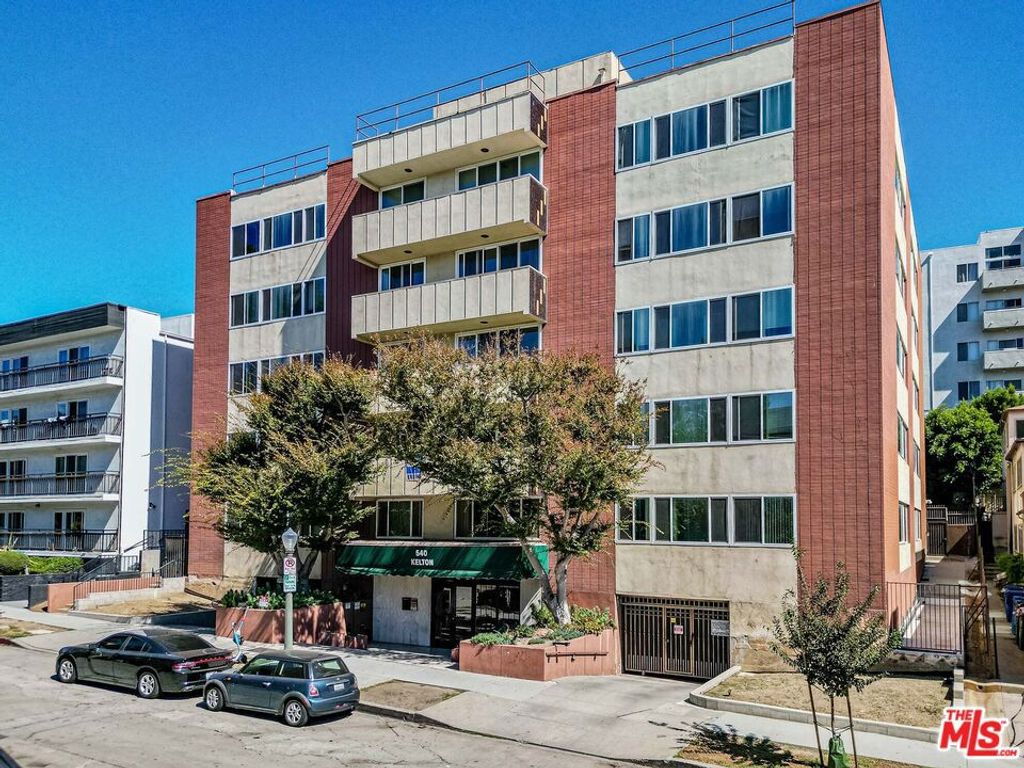 540 Kelton Avenue 105, Los Angeles, CA 90024 — photo 2
