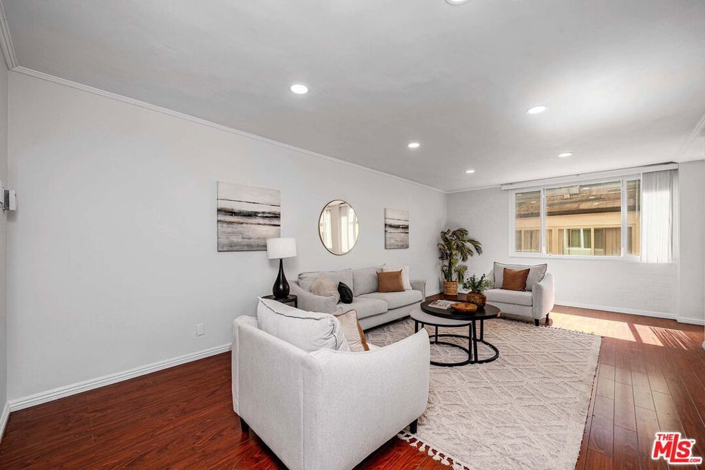 540 Kelton Avenue 105, Los Angeles, CA 90024 — photo 4