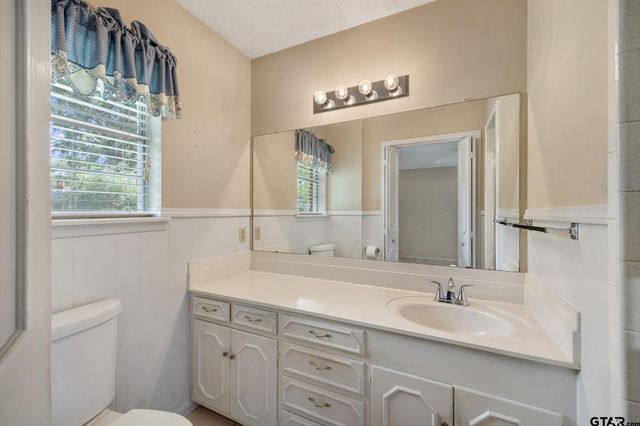 322 Vicksburg St, Tyler, TX 75703