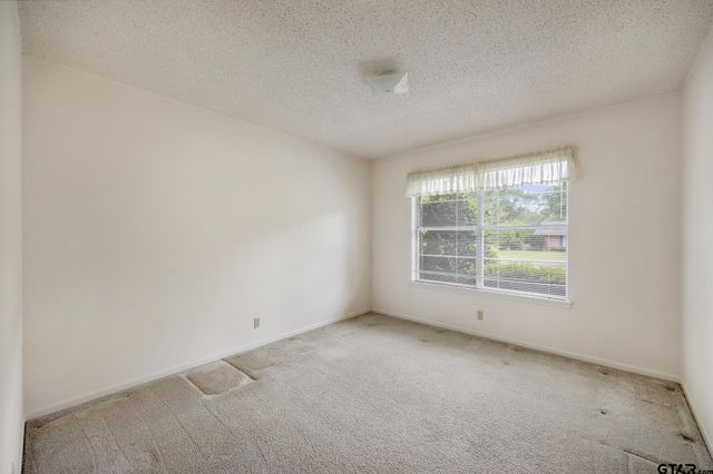 322 Vicksburg St, Tyler, TX 75703