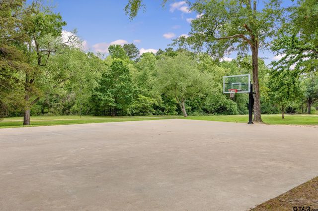 322 Vicksburg St, Tyler, TX 75703