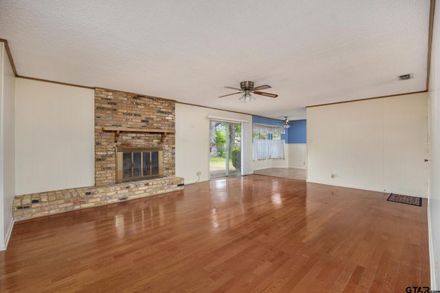322 Vicksburg St, Tyler, TX 75703