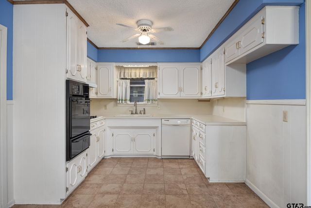 322 Vicksburg St, Tyler, TX 75703