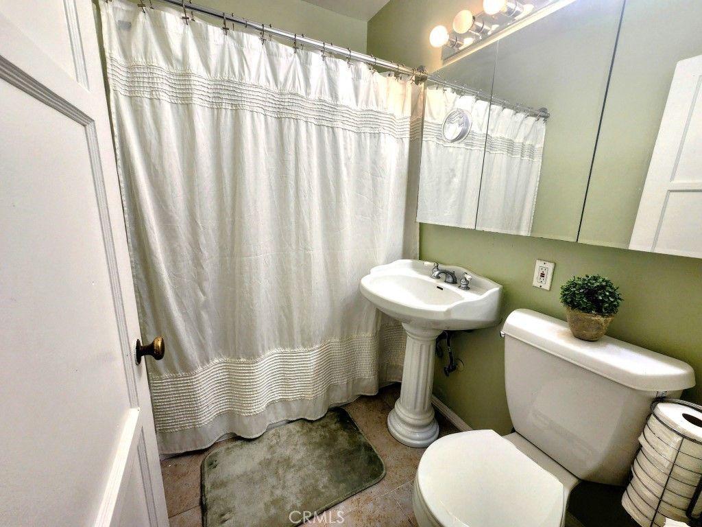 Image 22 of property listing at 7607 Goddard, Los Angeles, CA 90045