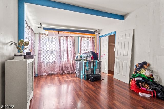 8 Treacy Ave, Newark City, NJ 07108