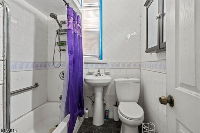 8 Treacy Ave, Newark City, NJ 07108