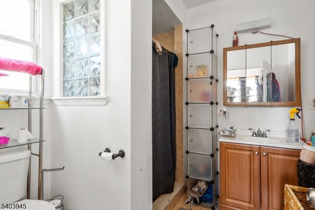 8 Treacy Ave, Newark City, NJ 07108