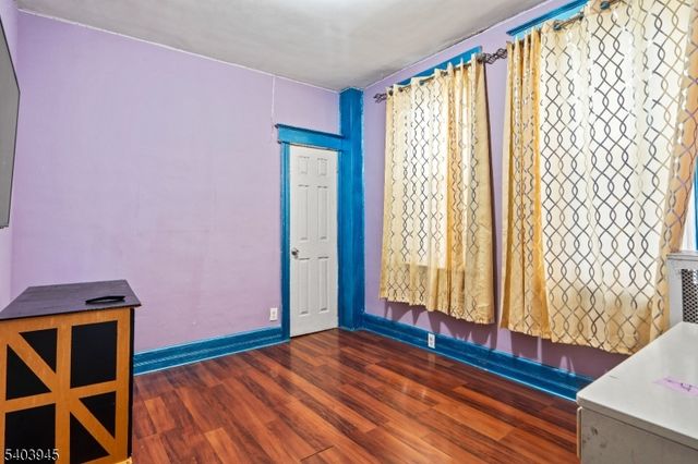 8 Treacy Ave, Newark City, NJ 07108