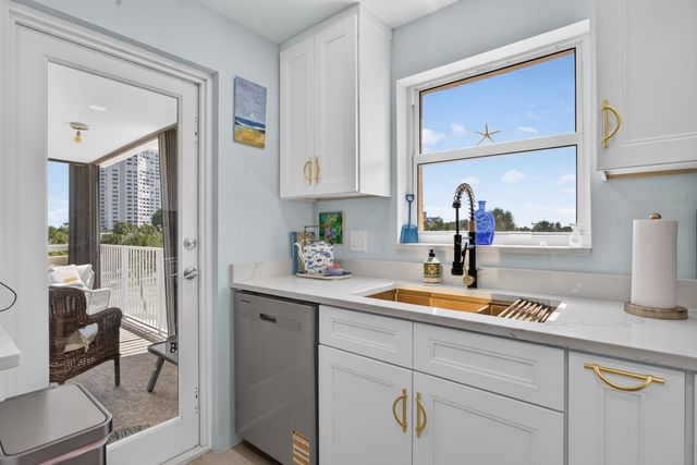 1200 HIBISCUS Avenue 407, Pompano Beach, FL 33062