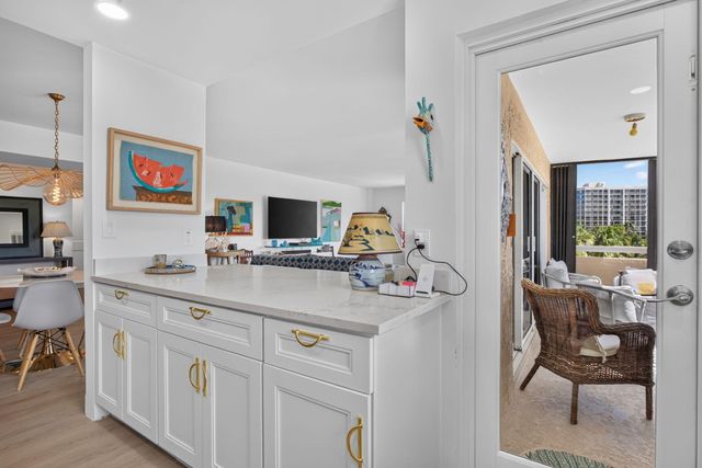 1200 HIBISCUS Avenue 407, Pompano Beach, FL 33062
