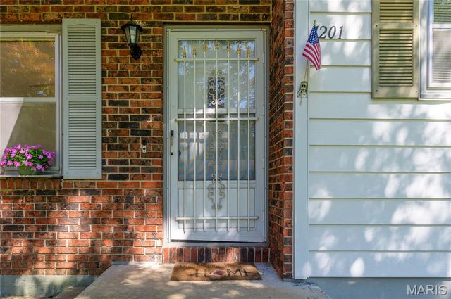 1201 Hull Valley Drive, Waynesville, MO 65583