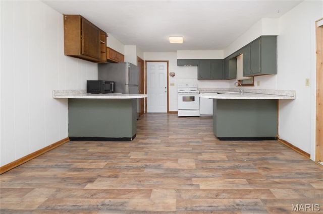 1201 Hull Valley Drive, Waynesville, MO 65583