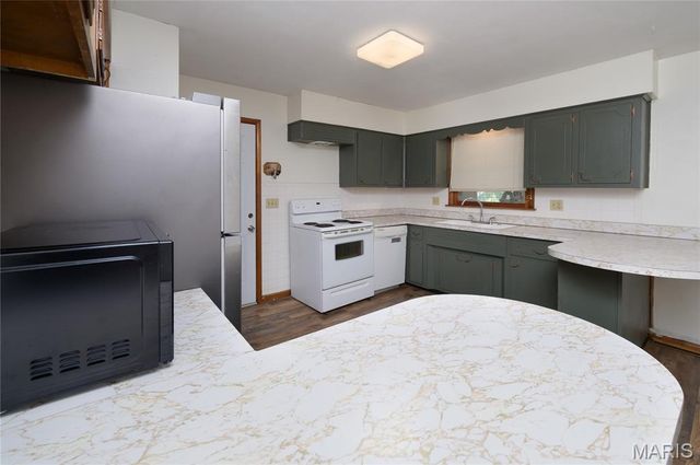 1201 Hull Valley Drive, Waynesville, MO 65583