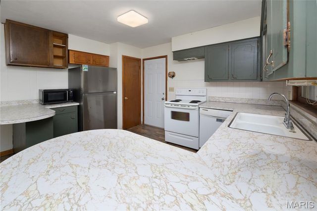 1201 Hull Valley Drive, Waynesville, MO 65583