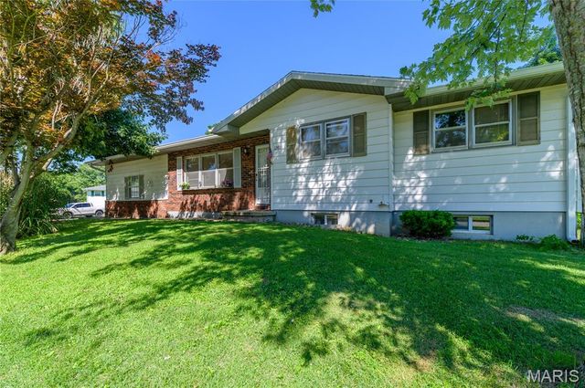 1201 Hull Valley Drive, Waynesville, MO 65583