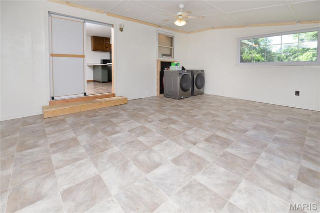 1201 Hull Valley Drive, Waynesville, MO 65583