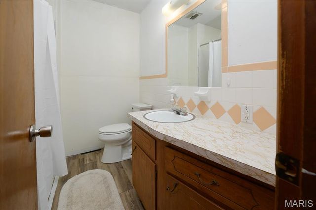 1201 Hull Valley Drive, Waynesville, MO 65583