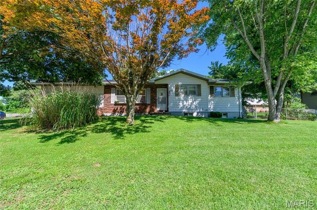 1201 Hull Valley Drive, Waynesville, MO 65583