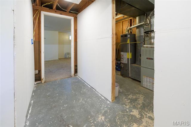 1201 Hull Valley Drive, Waynesville, MO 65583