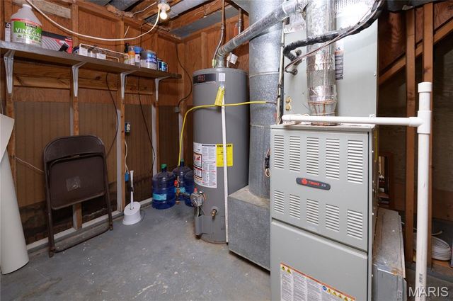 1201 Hull Valley Drive, Waynesville, MO 65583