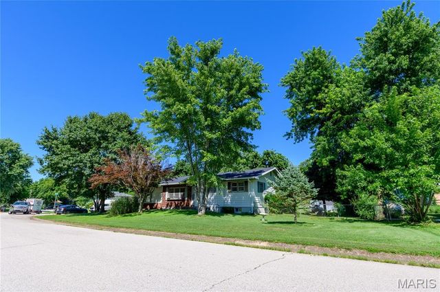 1201 Hull Valley Drive, Waynesville, MO 65583