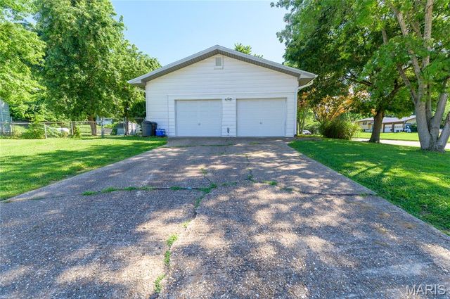 1201 Hull Valley Drive, Waynesville, MO 65583