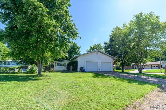 1201 Hull Valley Drive, Waynesville, MO 65583