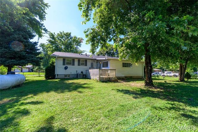 1201 Hull Valley Drive, Waynesville, MO 65583