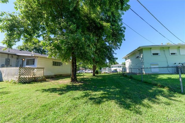 1201 Hull Valley Drive, Waynesville, MO 65583