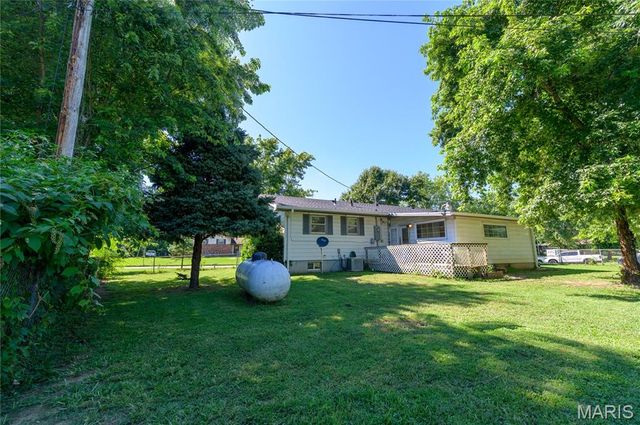 1201 Hull Valley Drive, Waynesville, MO 65583