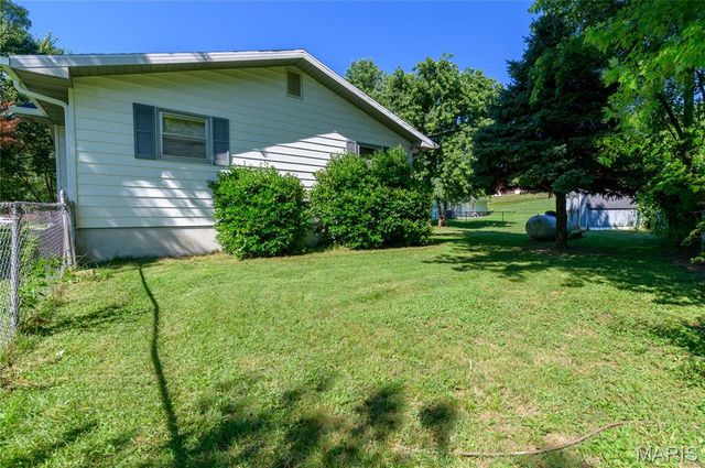 1201 Hull Valley Drive, Waynesville, MO 65583