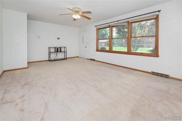 1201 Hull Valley Drive, Waynesville, MO 65583