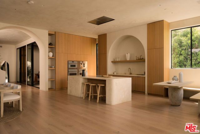 515 N Martel Avenue, Los Angeles, CA 90036