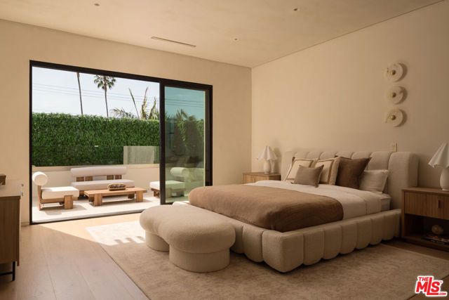 515 N Martel Avenue, Los Angeles, CA 90036