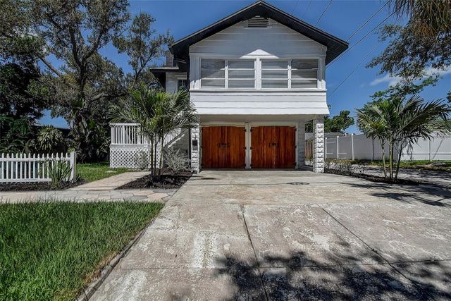212 48TH STREET N, St Petersburg, FL 33713