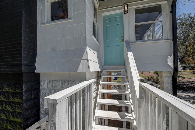 212 48TH STREET N, St Petersburg, FL 33713