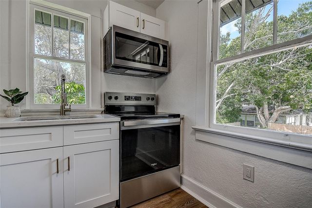 212 48TH STREET N, St Petersburg, FL 33713