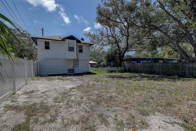 212 48TH STREET N, St Petersburg, FL 33713