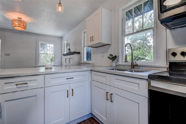 212 48TH STREET N, St Petersburg, FL 33713