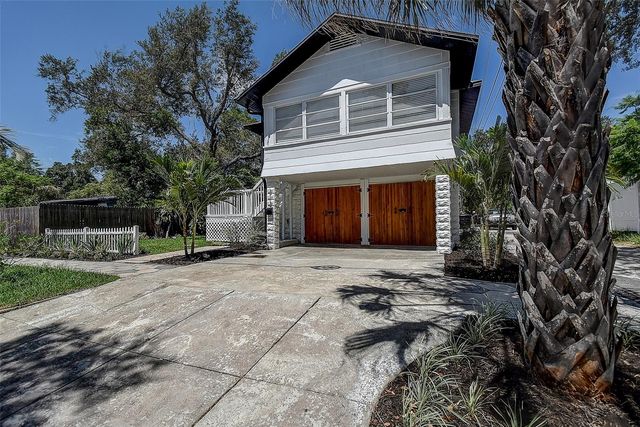 212 48TH STREET N, St Petersburg, FL 33713