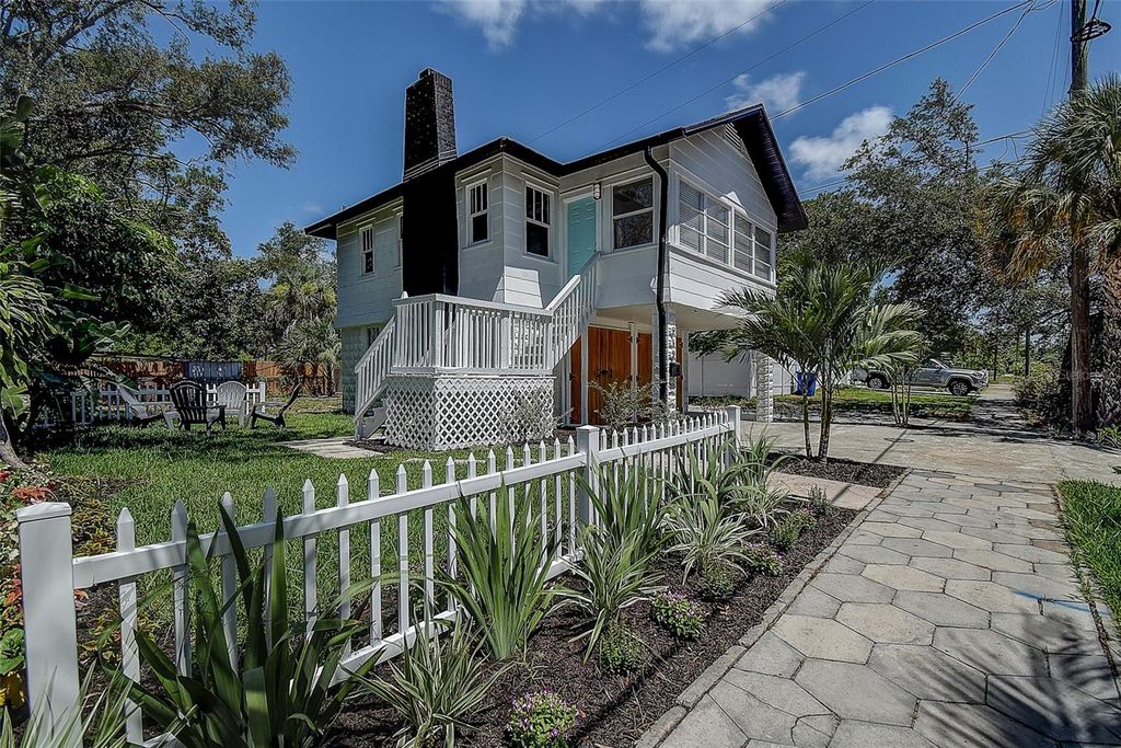 212 48TH STREET N, St Petersburg, FL 33713