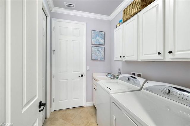 28542 Westmeath CT, Bonita Springs, FL 34135