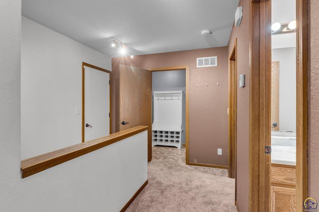 4312 SE Chisolm RD, Topeka, KS 66609